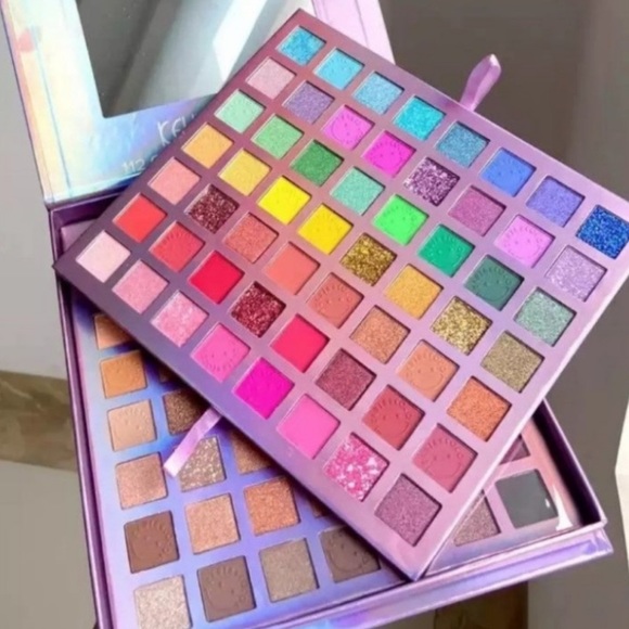 Kevin and Coco 112 color eyeshadow - Picture 3 of 4